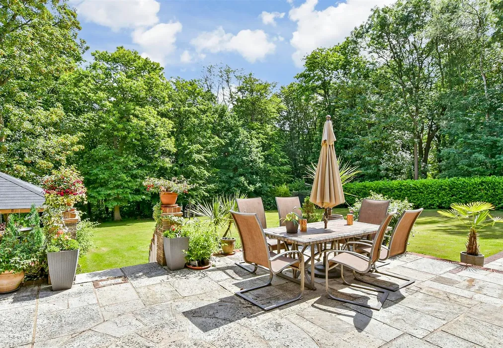 Patio / Decking - Ridge Lane, Meopham, Gravesend, Kent - Wards of Kent