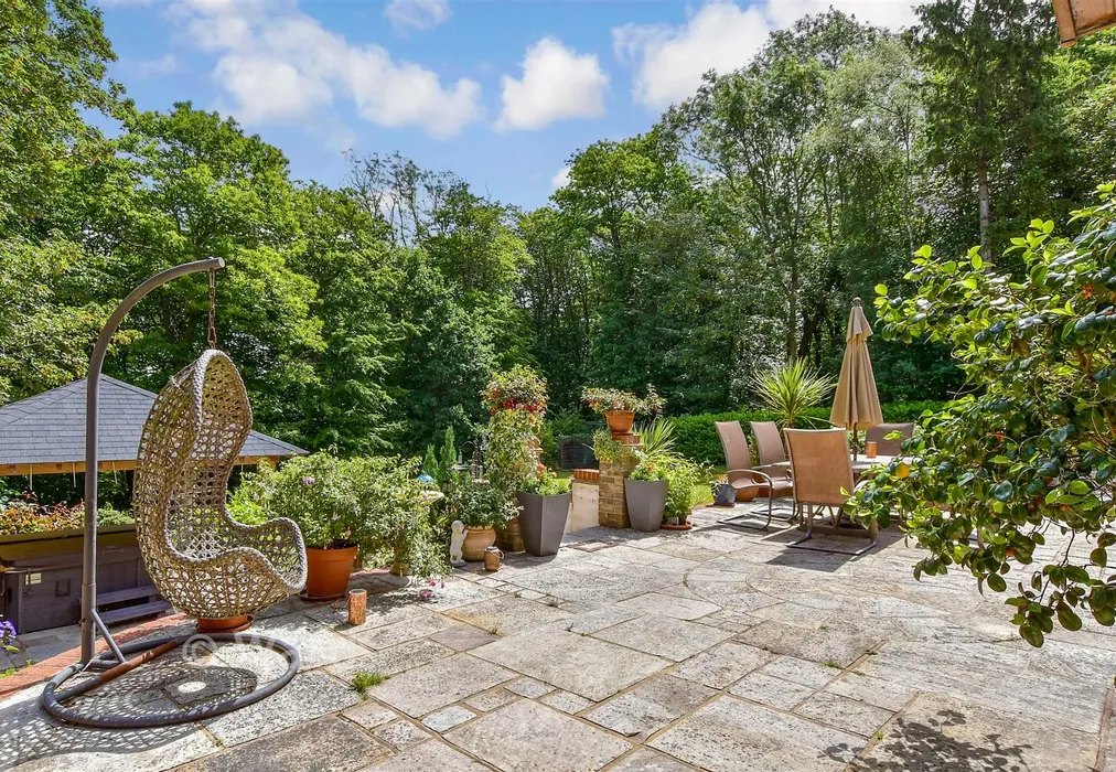 Patio / Decking - Ridge Lane, Meopham, Gravesend, Kent - Wards of Kent