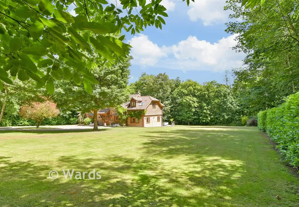 Rear Garden - Ridge Lane, Meopham, Gravesend, Kent - Wards of Kent