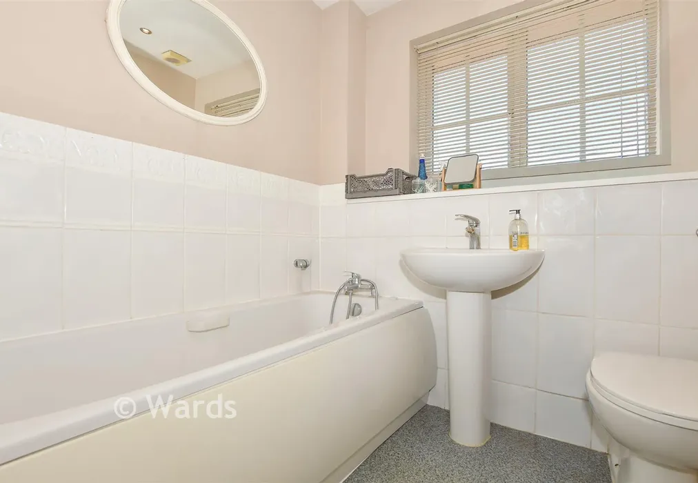 Bathroom - Beaver Road, Maidstone, Kent - Wards of Kent