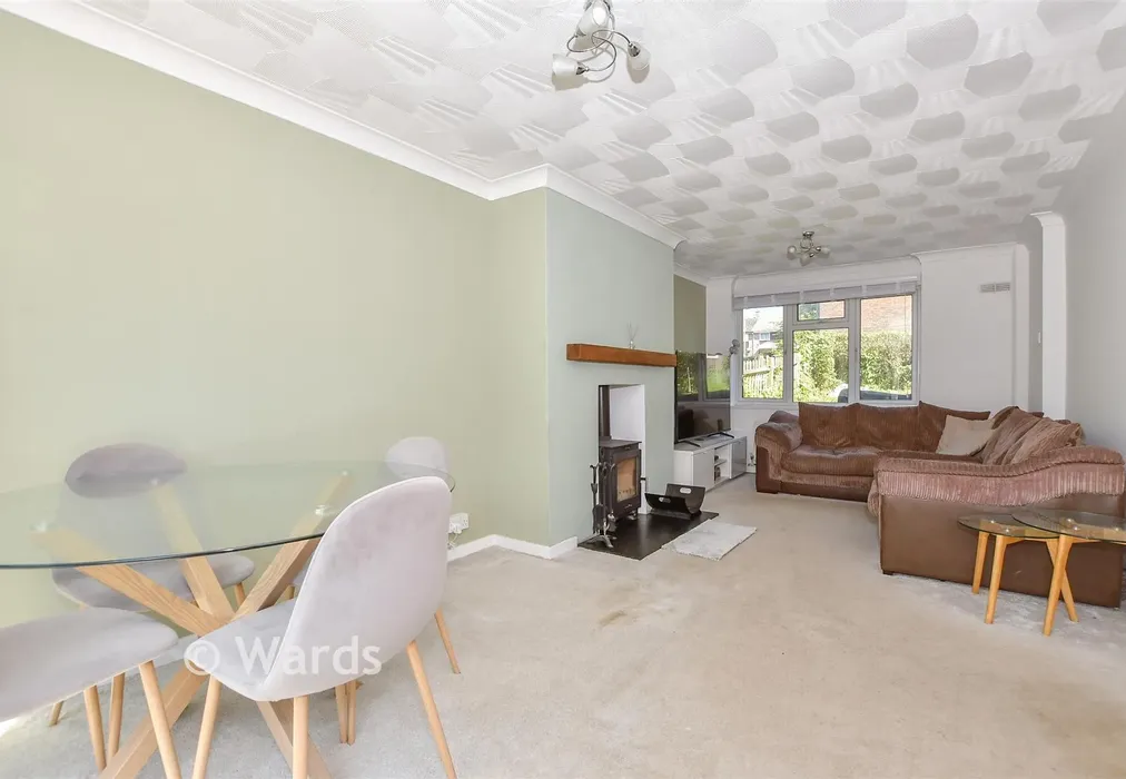 Lounge/Diner - Woodford Road, Maidstone, Kent - Wards of Kent