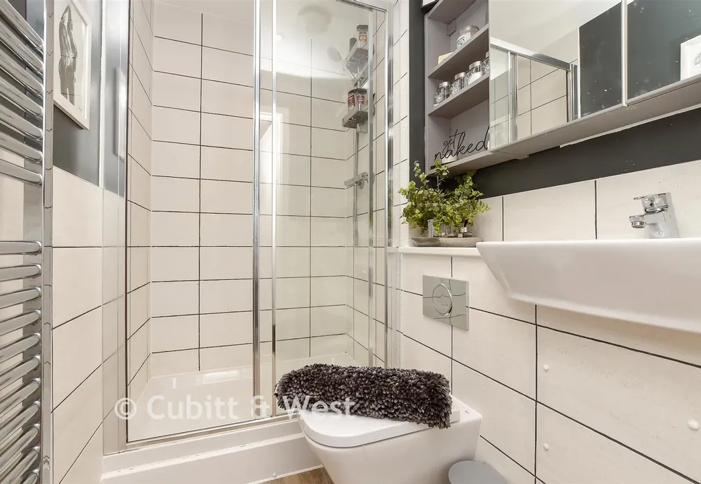 En-Suite Shower Room - Maynard Drive, Horley, Surrey - Wards of Kent