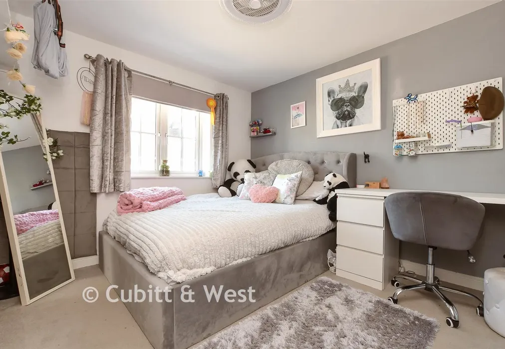 Bedroom 2 - Maynard Drive, Horley, Surrey - Wards of Kent