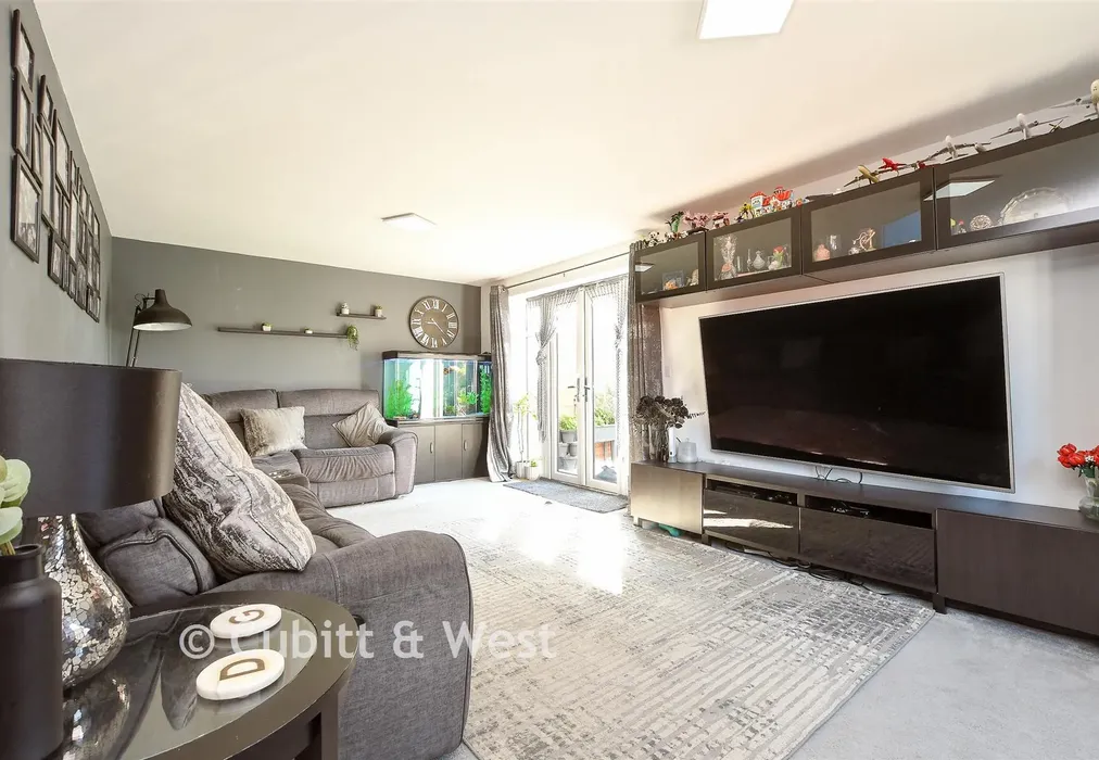 Living Room - Maynard Drive, Horley, Surrey - Wards of Kent