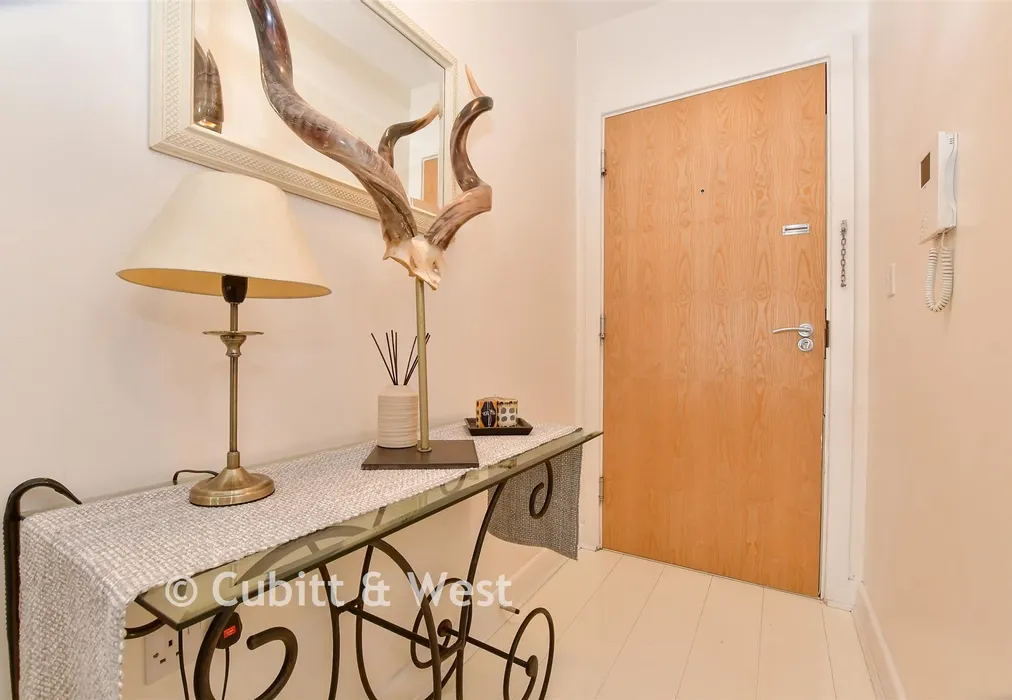 Entrance Hall - London Road, Mitcham, Surrey - Wards of Kent