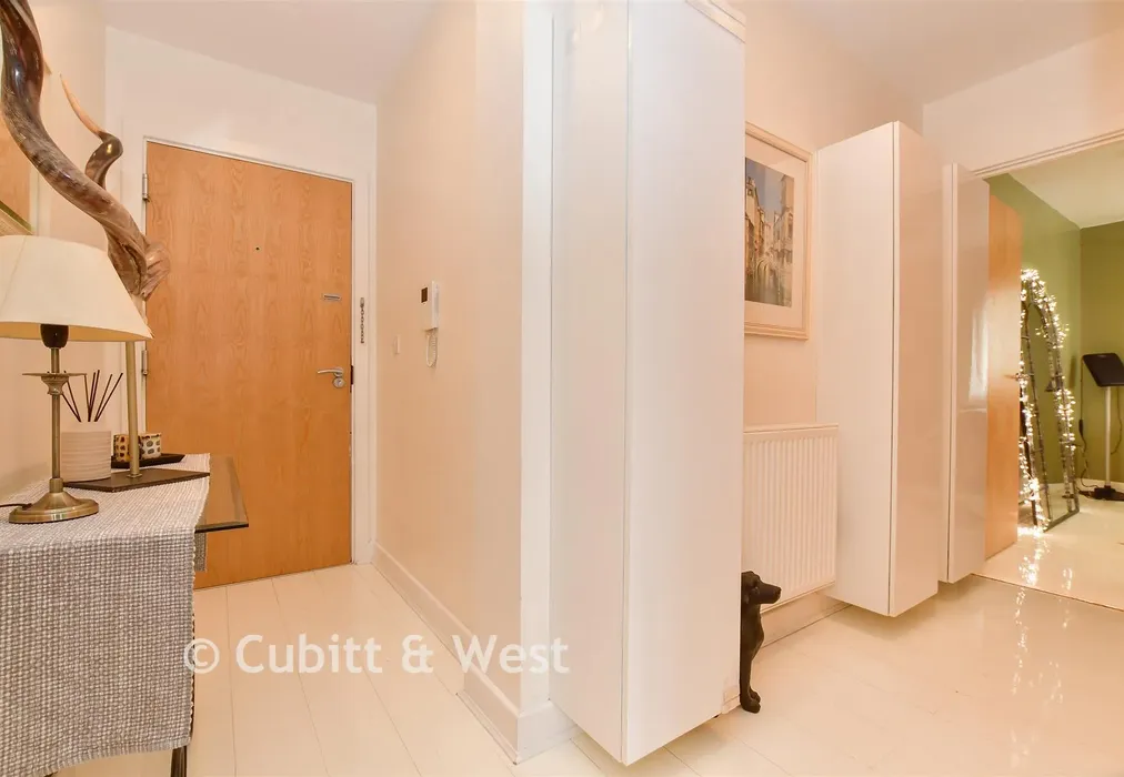 Entrance Hall - London Road, Mitcham, Surrey - Wards of Kent
