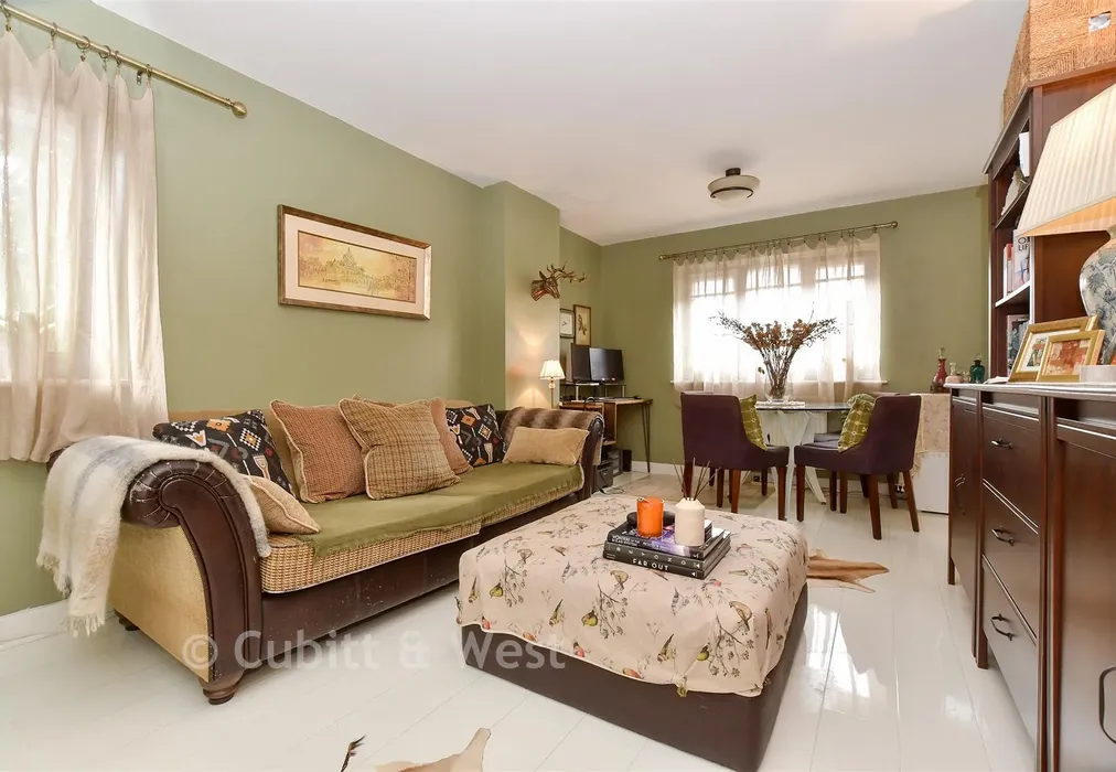 Lounge / Kitchen - London Road, Mitcham, Surrey - Wards of Kent