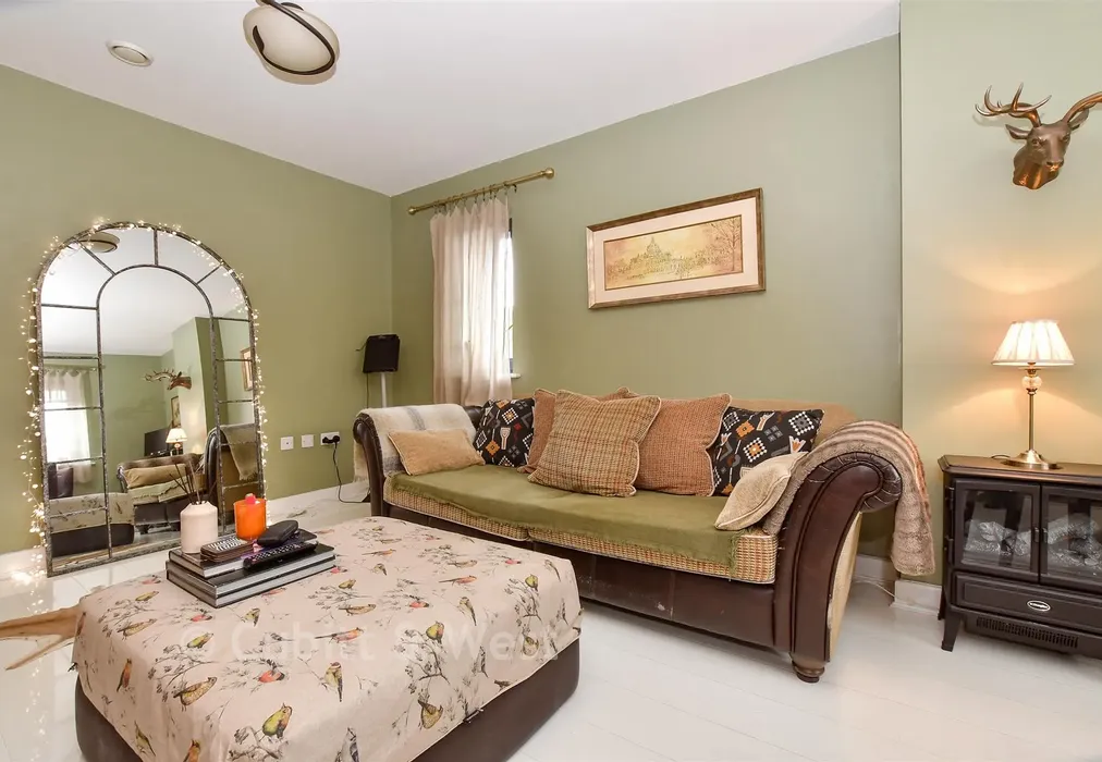 Lounge / Kitchen - London Road, Mitcham, Surrey - Wards of Kent