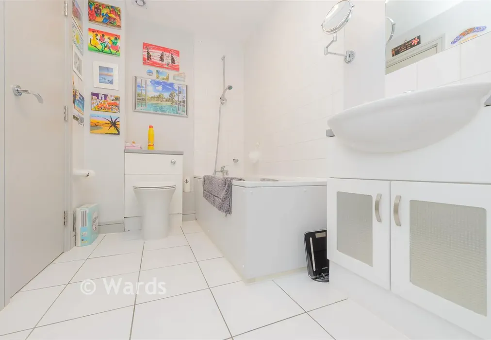 Bathroom - Barrier Road, Chatham, Kent - Wards of Kent