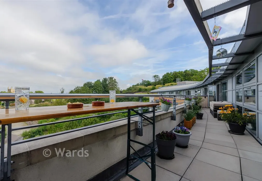 Balcony - Barrier Road, Chatham, Kent - Wards of Kent