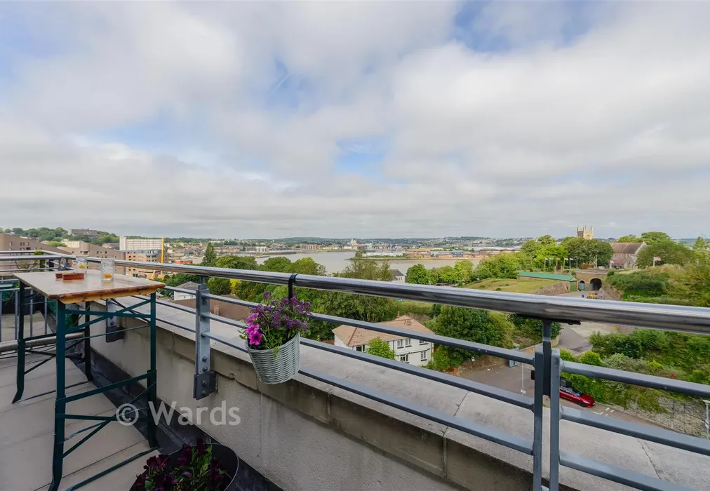 Balcony - Barrier Road, Chatham, Kent - Wards of Kent