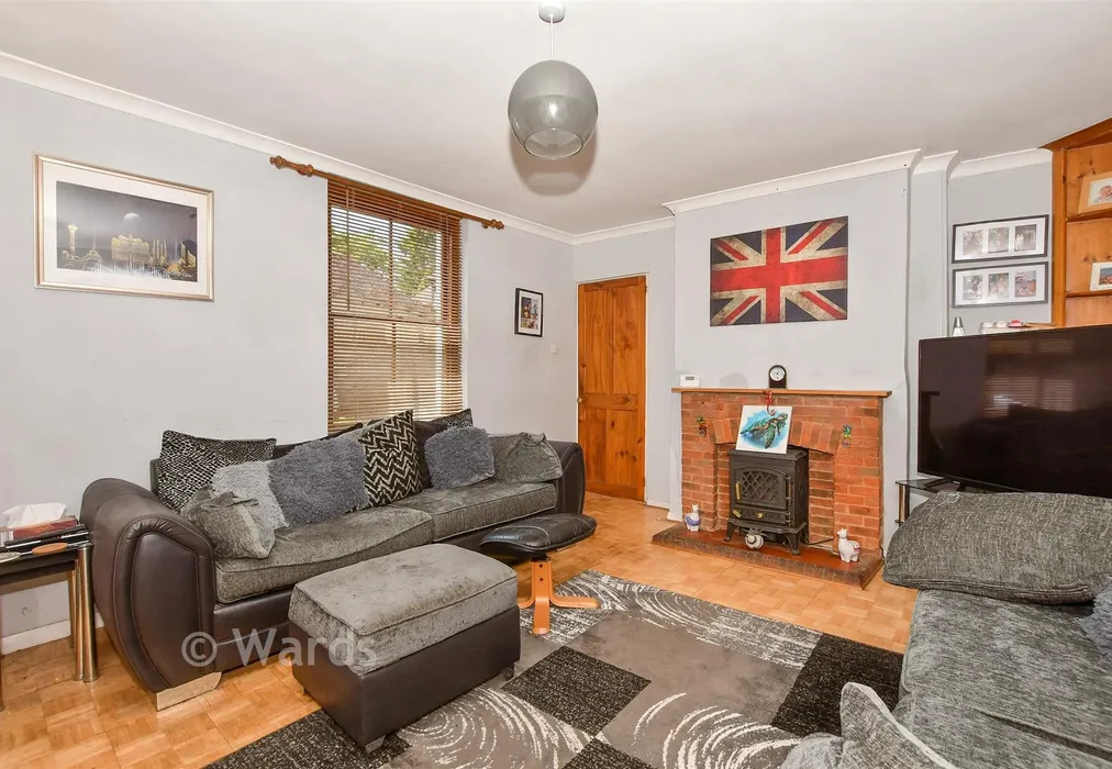 Family Room - Church Street, Loose, Maidstone, Kent - Wards of Kent
