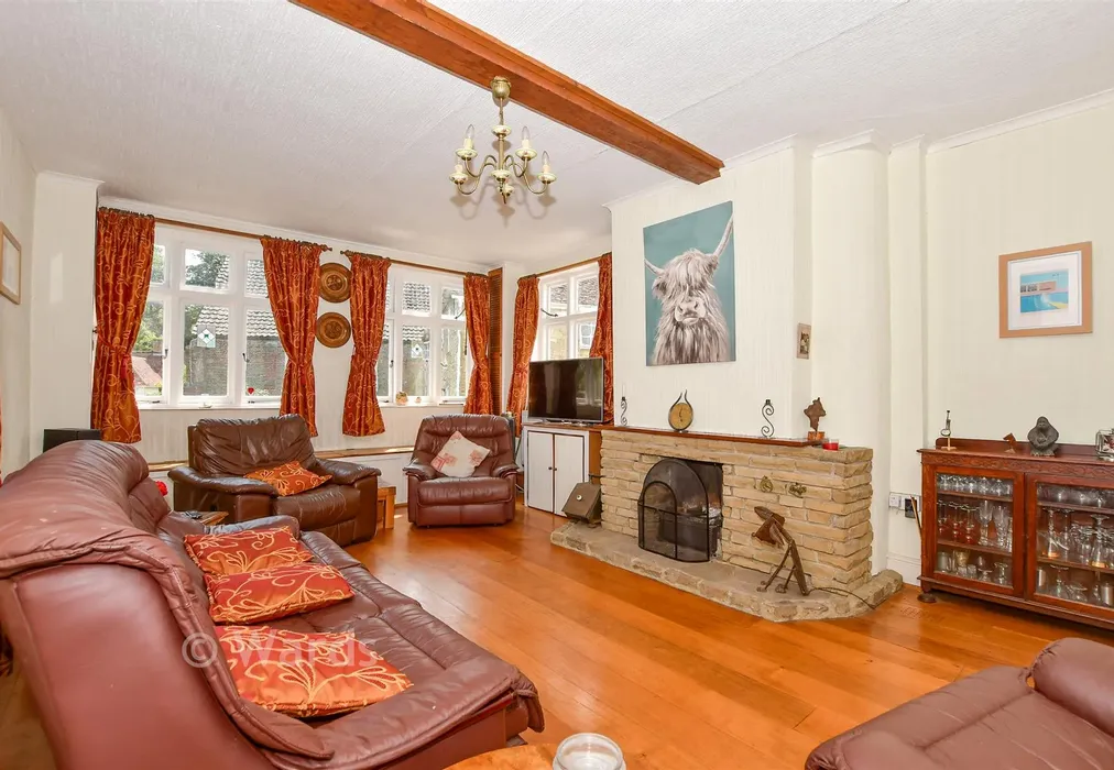 Lounge - Church Street, Loose, Maidstone, Kent - Wards of Kent