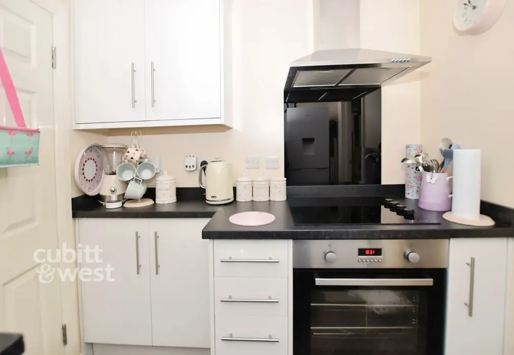 cec02d5d-KITCHEN5 - Springfield Road Horsham RH12 - Wards of Kent