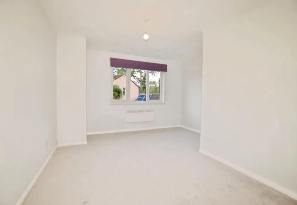 bed 1 - Camelot Close Southwater RH13 - Wards of Kent