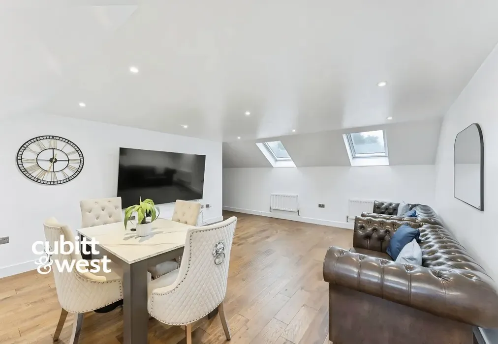 dd5e27e1-DSC04936... - Banstead Road, Purley CR8 - Wards of Kent