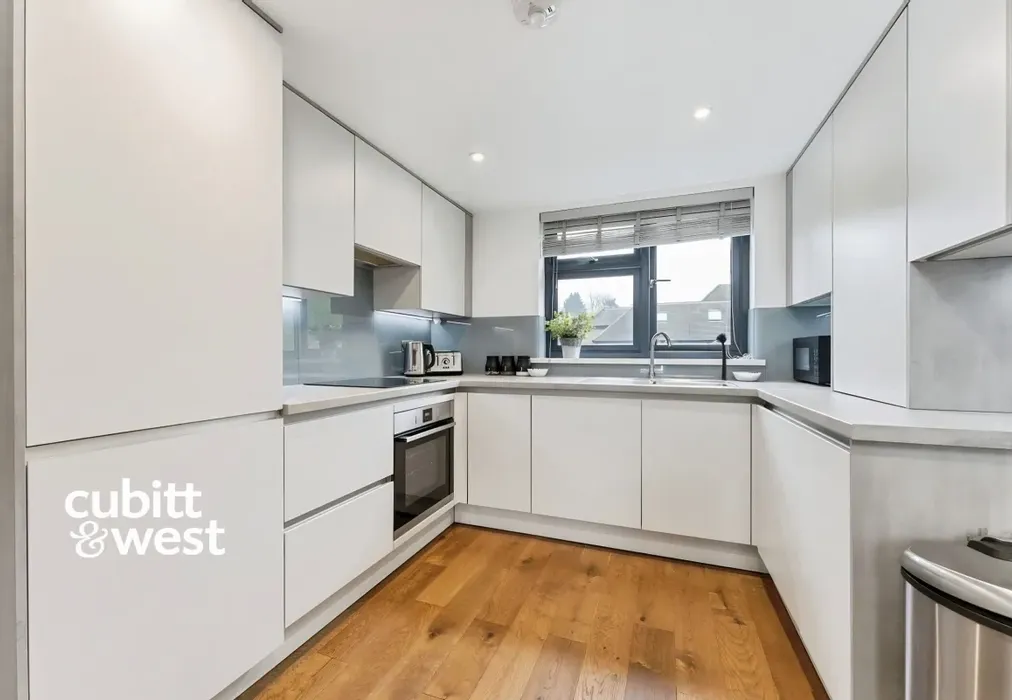 fde477c5-DSC04924... - Banstead Road, Purley CR8 - Wards of Kent