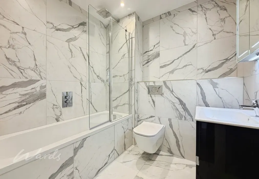Emin 20 bath use - Gallery Walk Margate CT9 - Wards of Kent