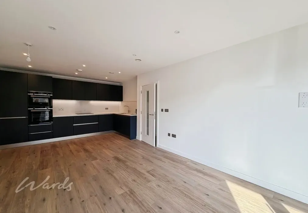 Emin 20 open plan... - Gallery Walk Margate CT9 - Wards of Kent
