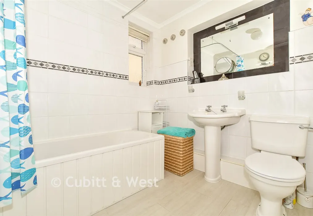 Bathroom - Fermor Way, Crowborough, East Sussex - Wards of Kent