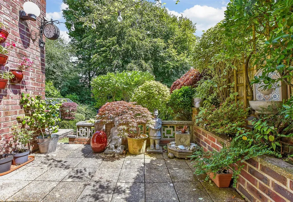 Patio / Decking - Fermor Way, Crowborough, East Sussex - Wards of Kent