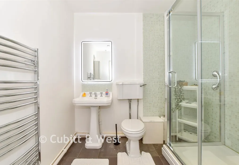 Shower Room - South Parade, Southsea, Hampshire - Wards of Kent