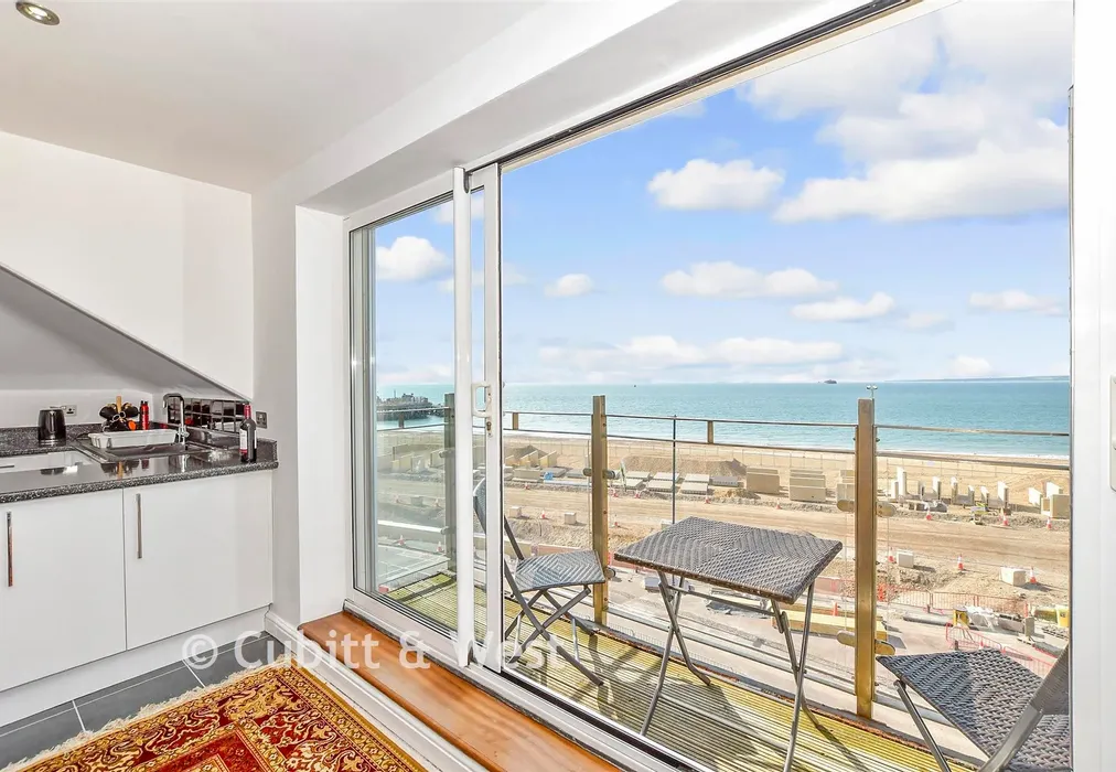 External Lifestyle Photograph - South Parade, Southsea, Hampshire - Wards of Kent