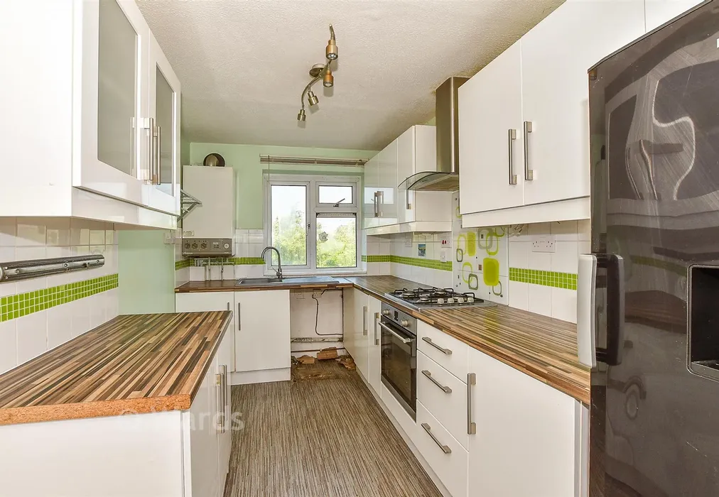 Kitchen - Orgarswick Avenue, Dymchurch, Romney Marsh, Kent - Wards of Kent