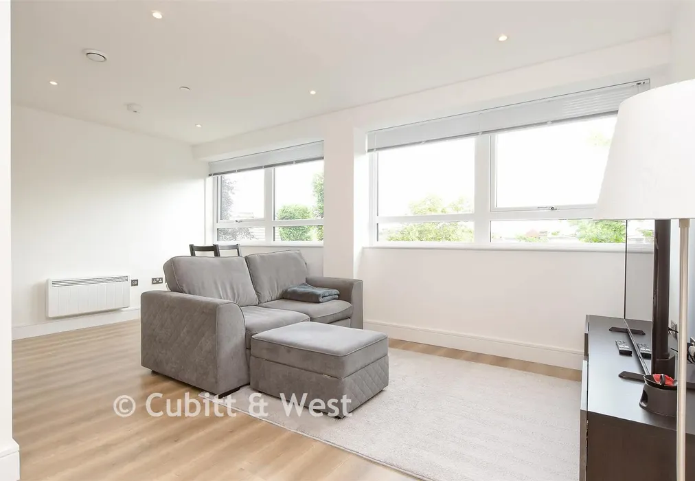 Kitchen Lounge/Diner - Wood Street, East Grinstead, West Sussex - Wards of Kent
