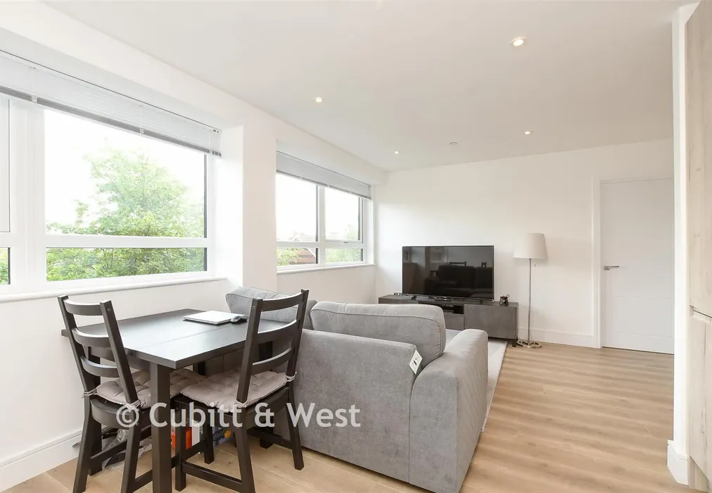 Kitchen Lounge/Diner - Wood Street, East Grinstead, West Sussex - Wards of Kent