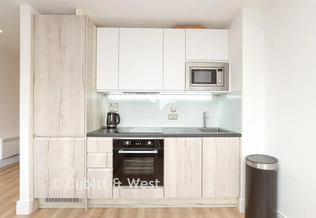 Kitchen - Wood Street, East Grinstead, West Sussex - Wards of Kent