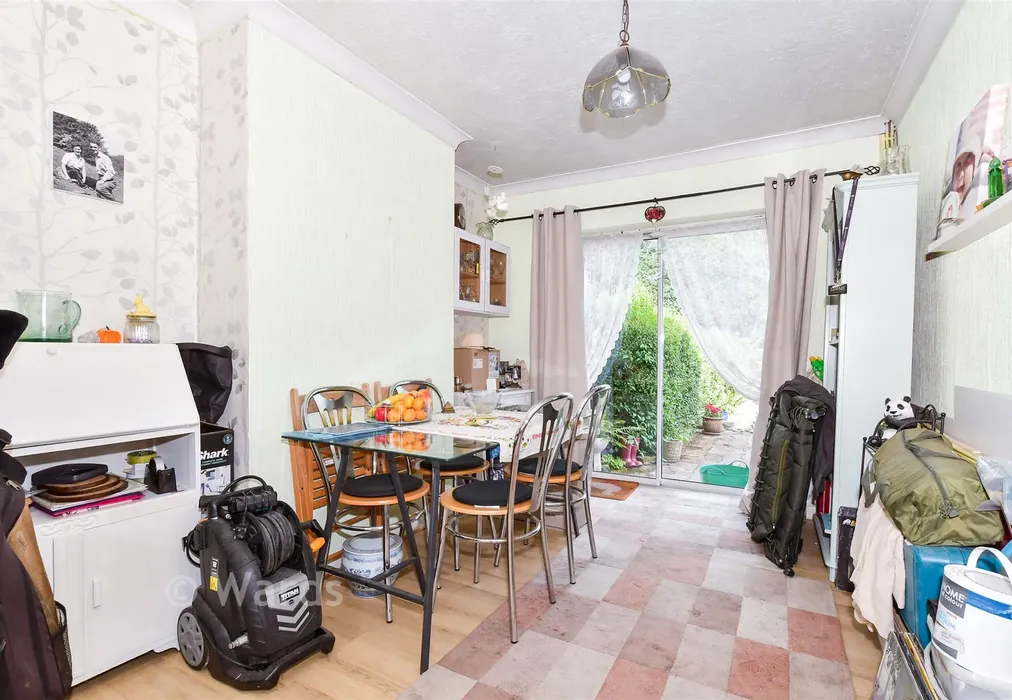 Dining Area - New Hythe Lane, Larkfield, Kent - Wards of Kent