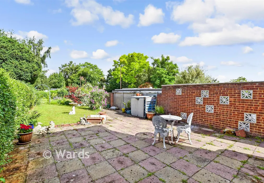 Rear Garden - New Hythe Lane, Larkfield, Kent - Wards of Kent