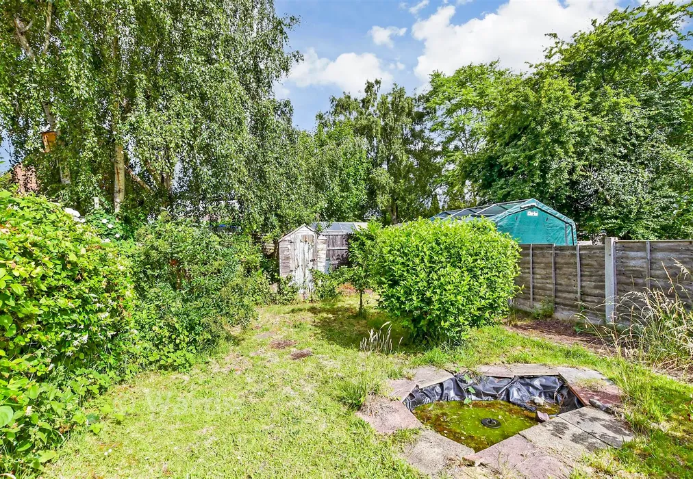 Rear Garden - New Hythe Lane, Larkfield, Kent - Wards of Kent