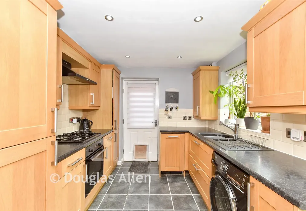 Kitchen/Diner - Sark Grove, Wickford, Essex - Wards of Kent