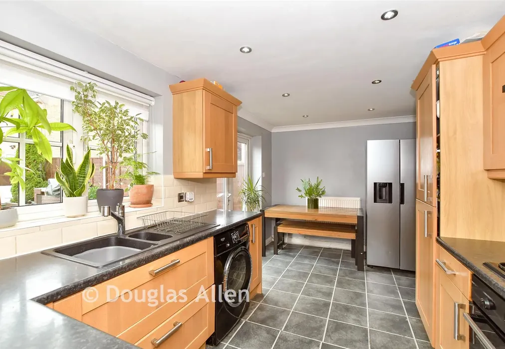 Kitchen/Diner - Sark Grove, Wickford, Essex - Wards of Kent