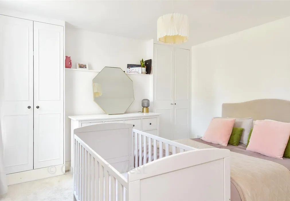 Bedroom - Rugby Road, Brighton, East Sussex - Wards of Kent