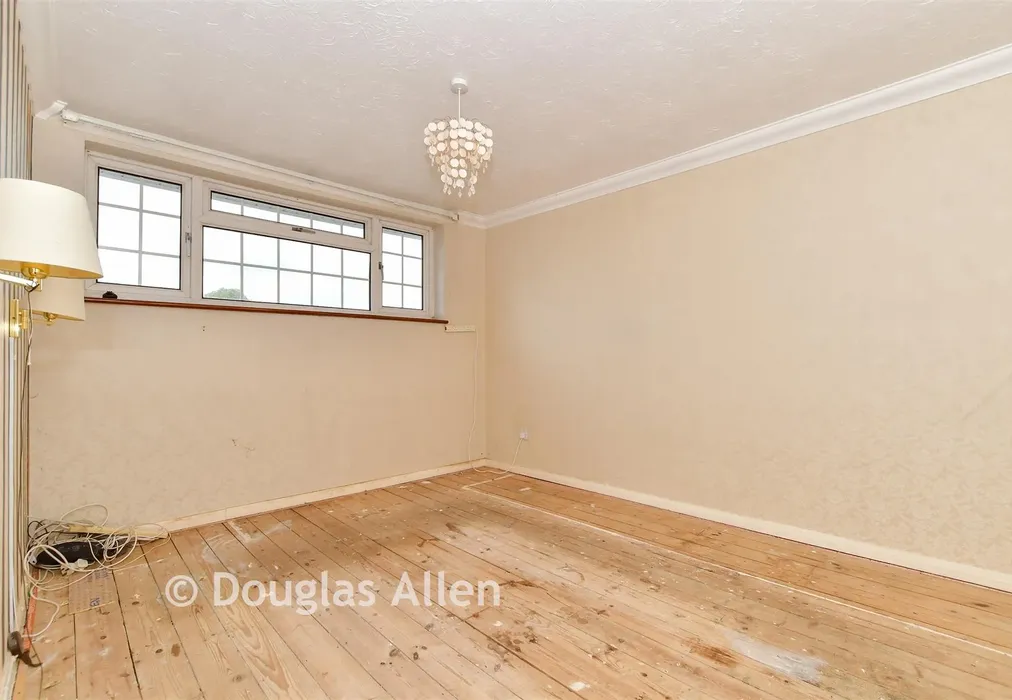 Bedroom 1 - Falstones, Basildon, Essex - Wards of Kent