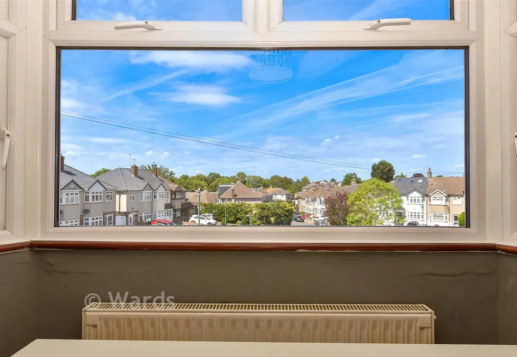 Internal Lifestyle Photograph - Berkeley Crescent, Dartford, Kent - Wards of Kent