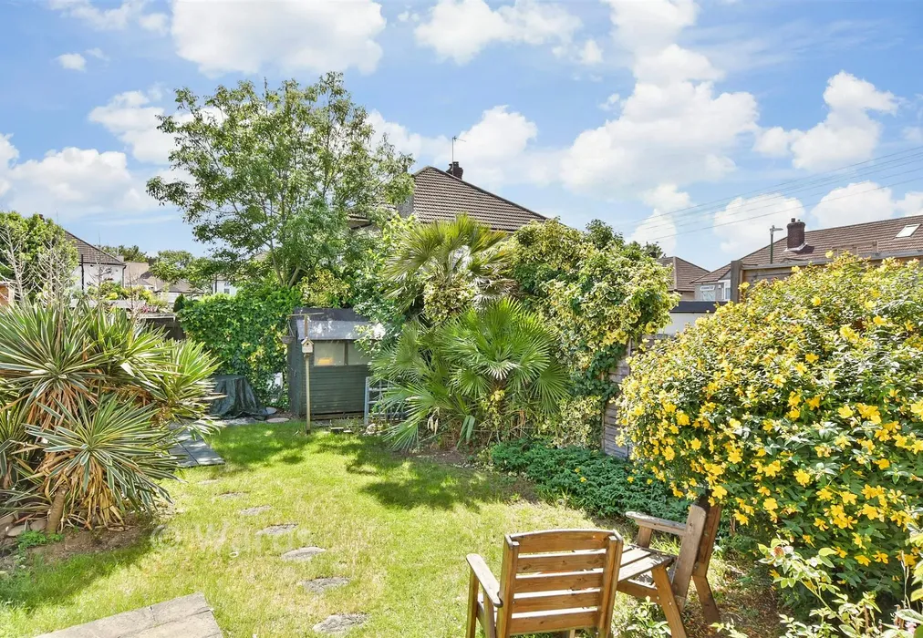 Rear Garden - Berkeley Crescent, Dartford, Kent - Wards of Kent