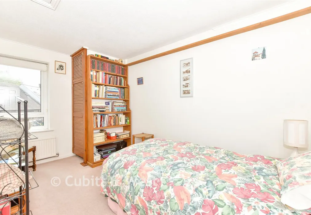 Bedroom 3 - Spring Gardens, Emsworth, Hampshire - Wards of Kent