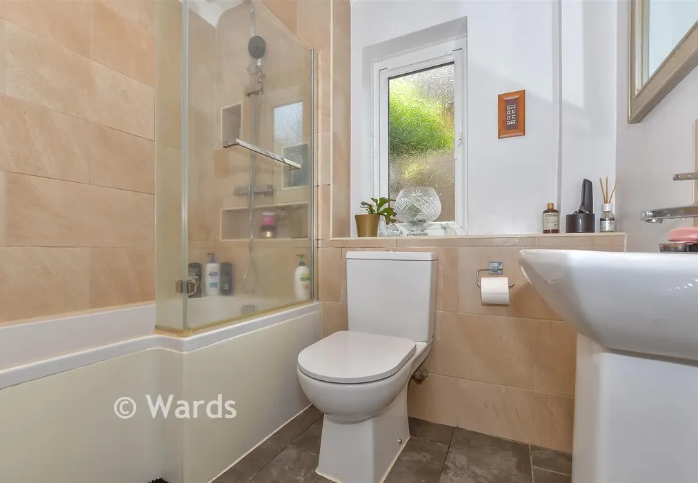 Bathroom - Dorothy Avenue, Cranbrook, Kent - Wards of Kent