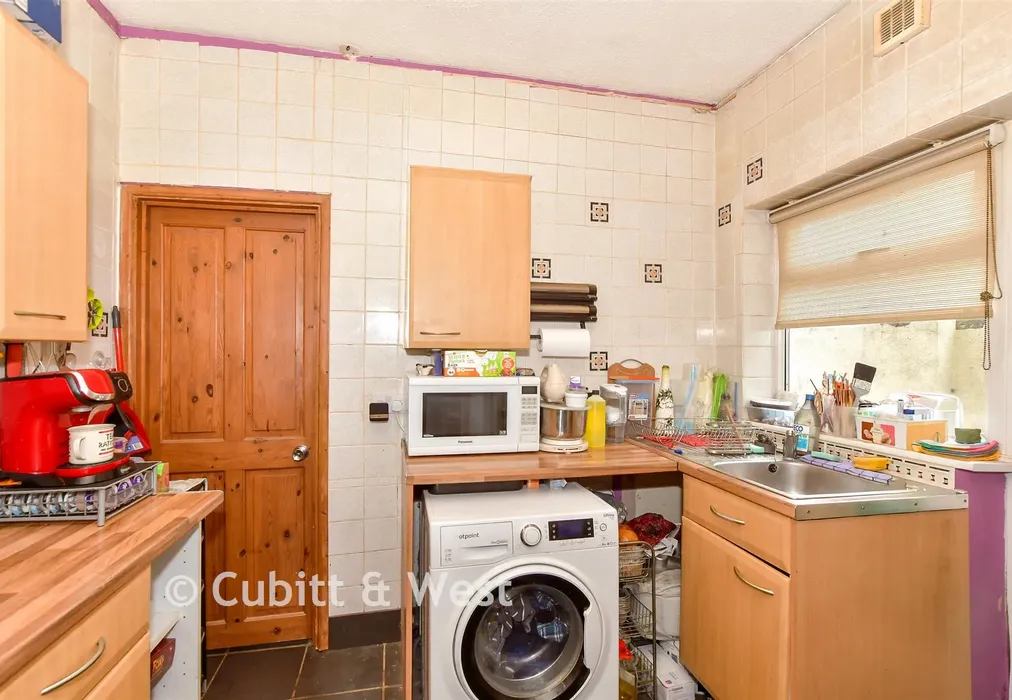 Kitchen - Winstanley Road, Portsmouth, Hampshire - Wards of Kent
