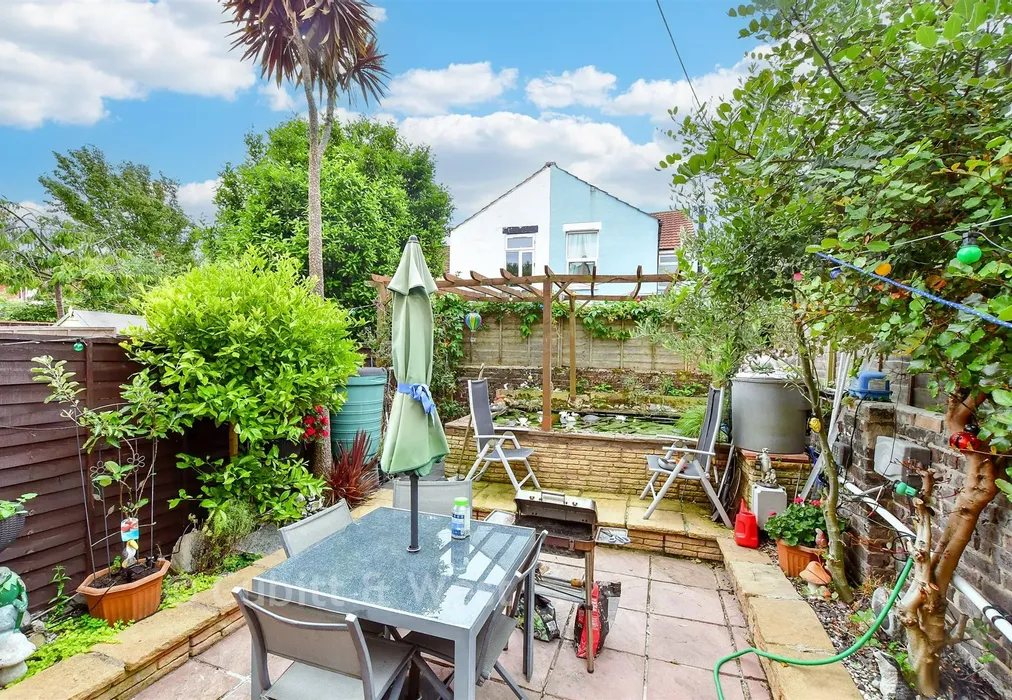 Rear Garden - Winstanley Road, Portsmouth, Hampshire - Wards of Kent