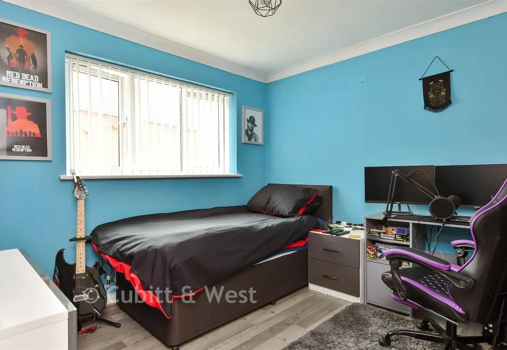 Bedroom 2 - Hill Top Way, Newhaven, East Sussex - Wards of Kent