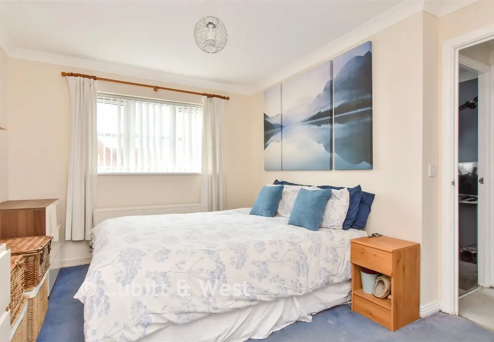 Bedroom 1 - Hill Top Way, Newhaven, East Sussex - Wards of Kent