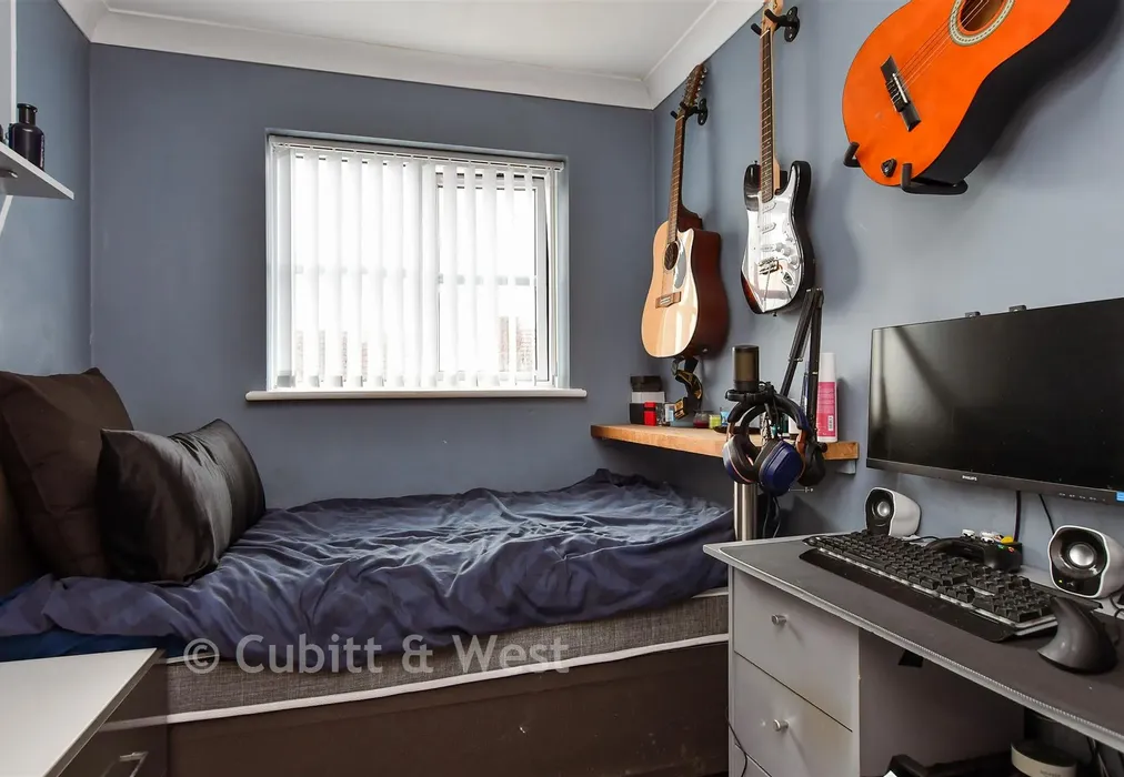 Bedroom 3 - Hill Top Way, Newhaven, East Sussex - Wards of Kent