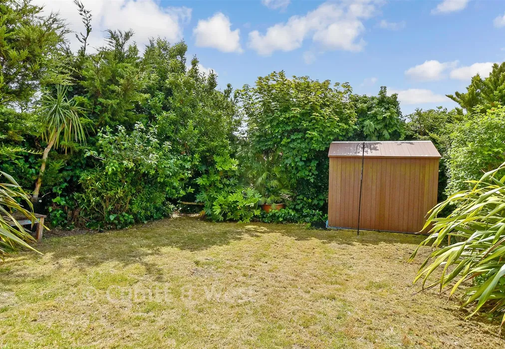 Rear Garden - Rosedene Close, Brighton, East Sussex - Wards of Kent