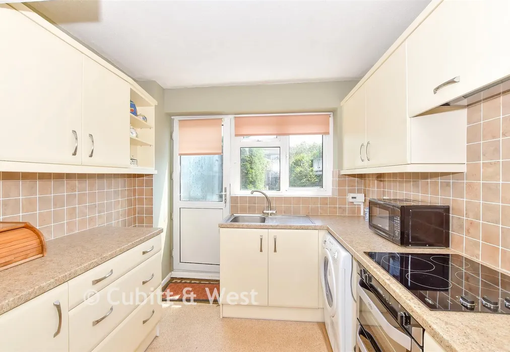 Kitchen - Ambersham Crescent, East Preston, West Sussex - Wards of Kent