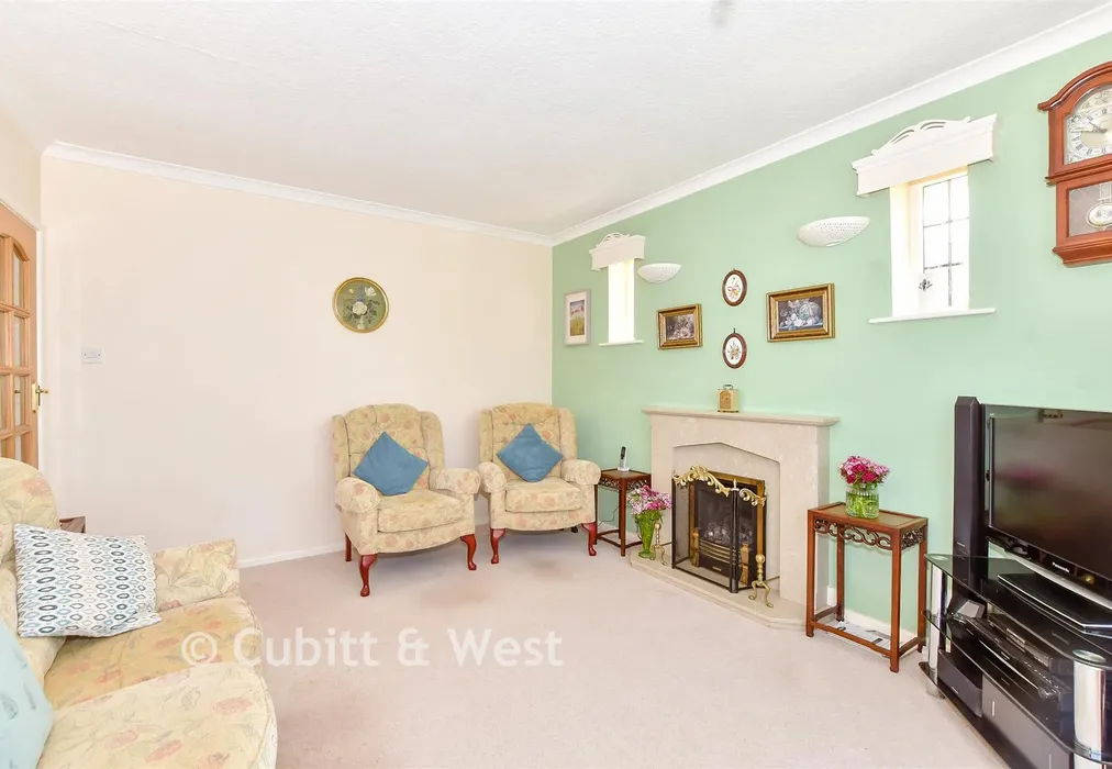 Lounge - Milton Avenue, Rustington, West Sussex - Wards of Kent